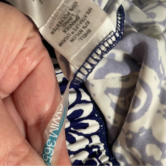 Swim 365 Navy and White 2 piece Tankini Set with Molded Soft Cups Size 22 - Picture 3 of 11